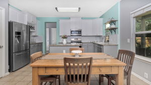 Kitchen/Eating Area