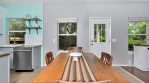 Kitchen/Eating Area