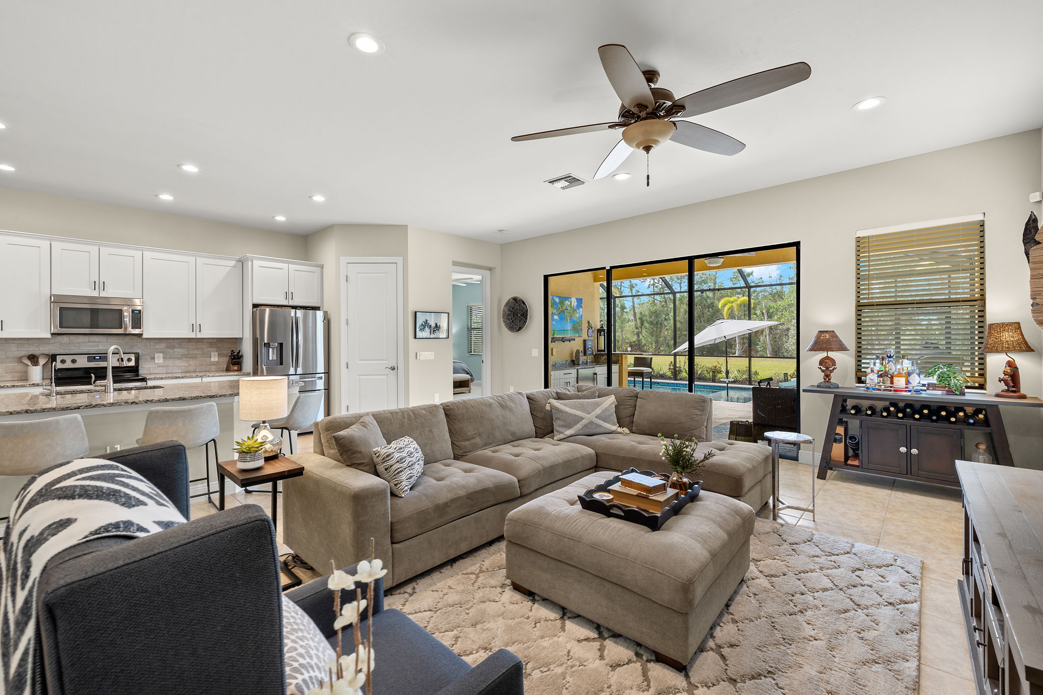 Living Room 2 of 4