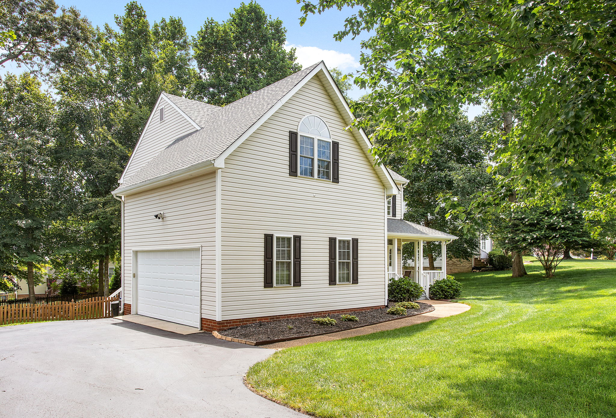 03-Exterior Front