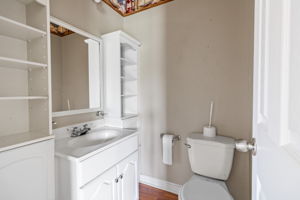  Photo 32