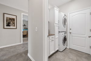 Laundry Room (2)