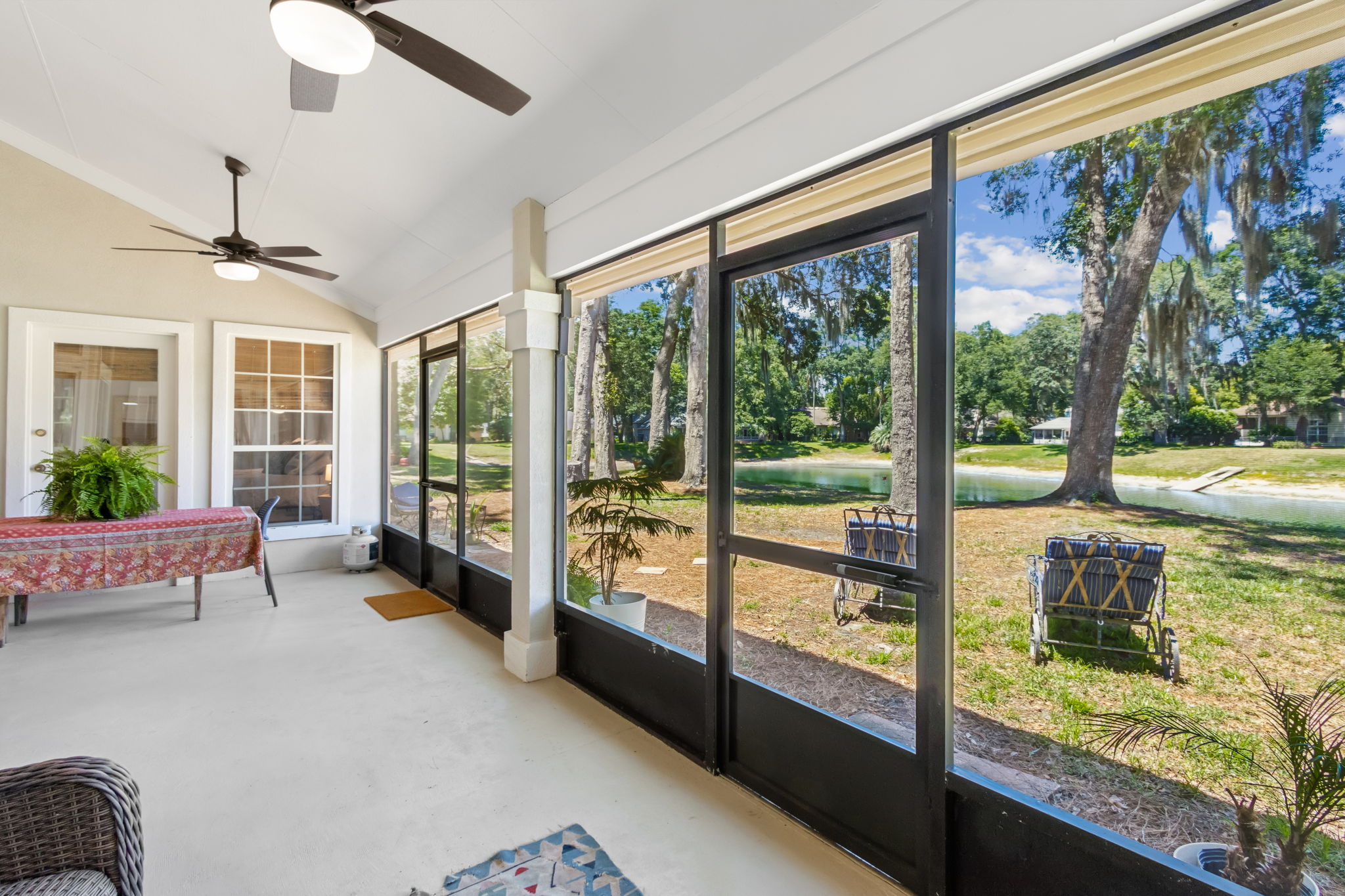 Screened-in Porch
