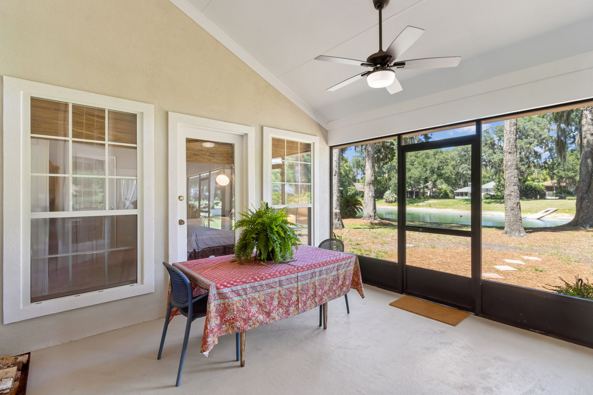 Screened-in Porch