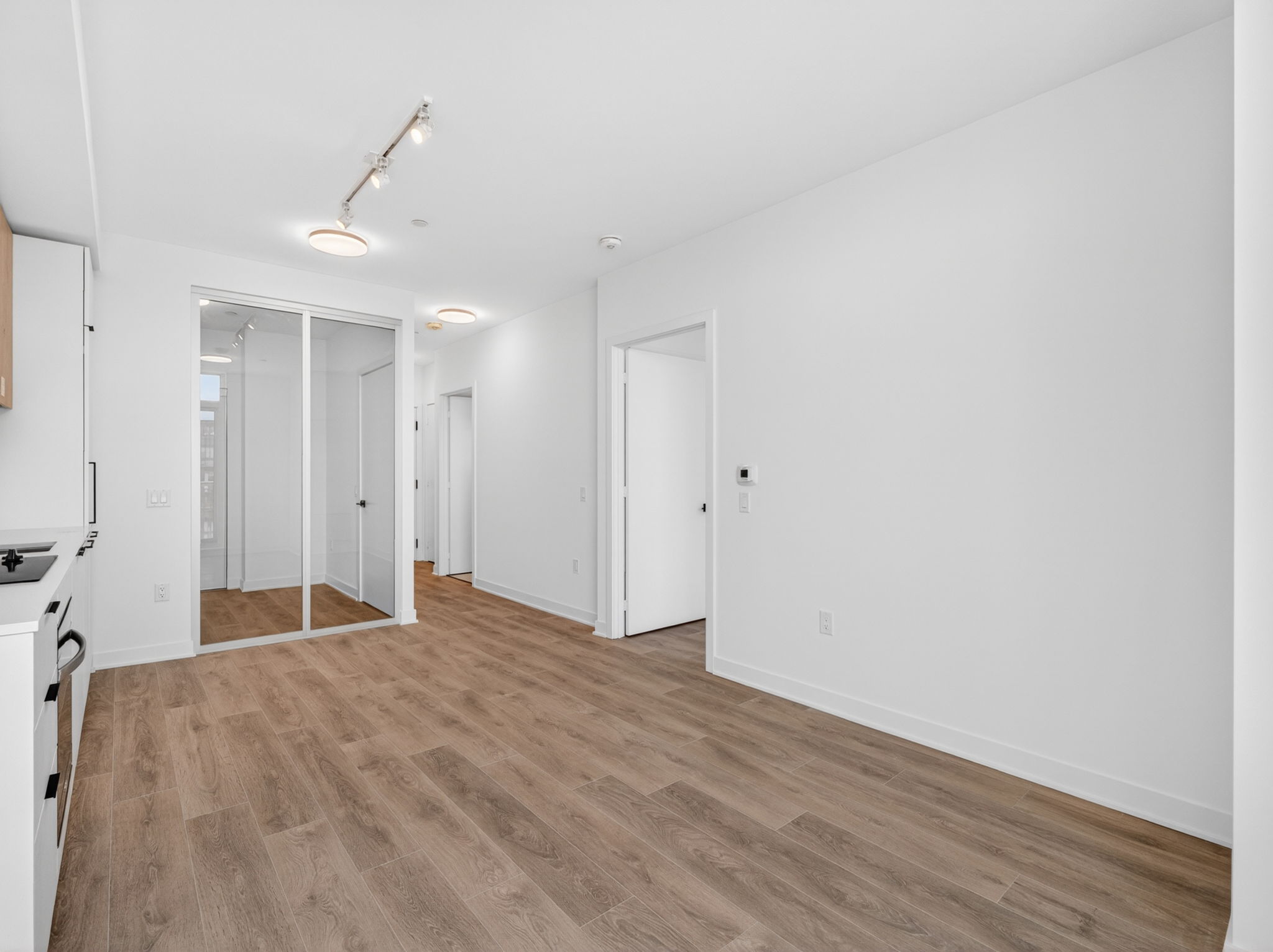 1185 Dupont St 712 Toronto, ON M6H 0G5