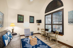 133_1185 Gruene Rd_Kennedy_Fossum Studios