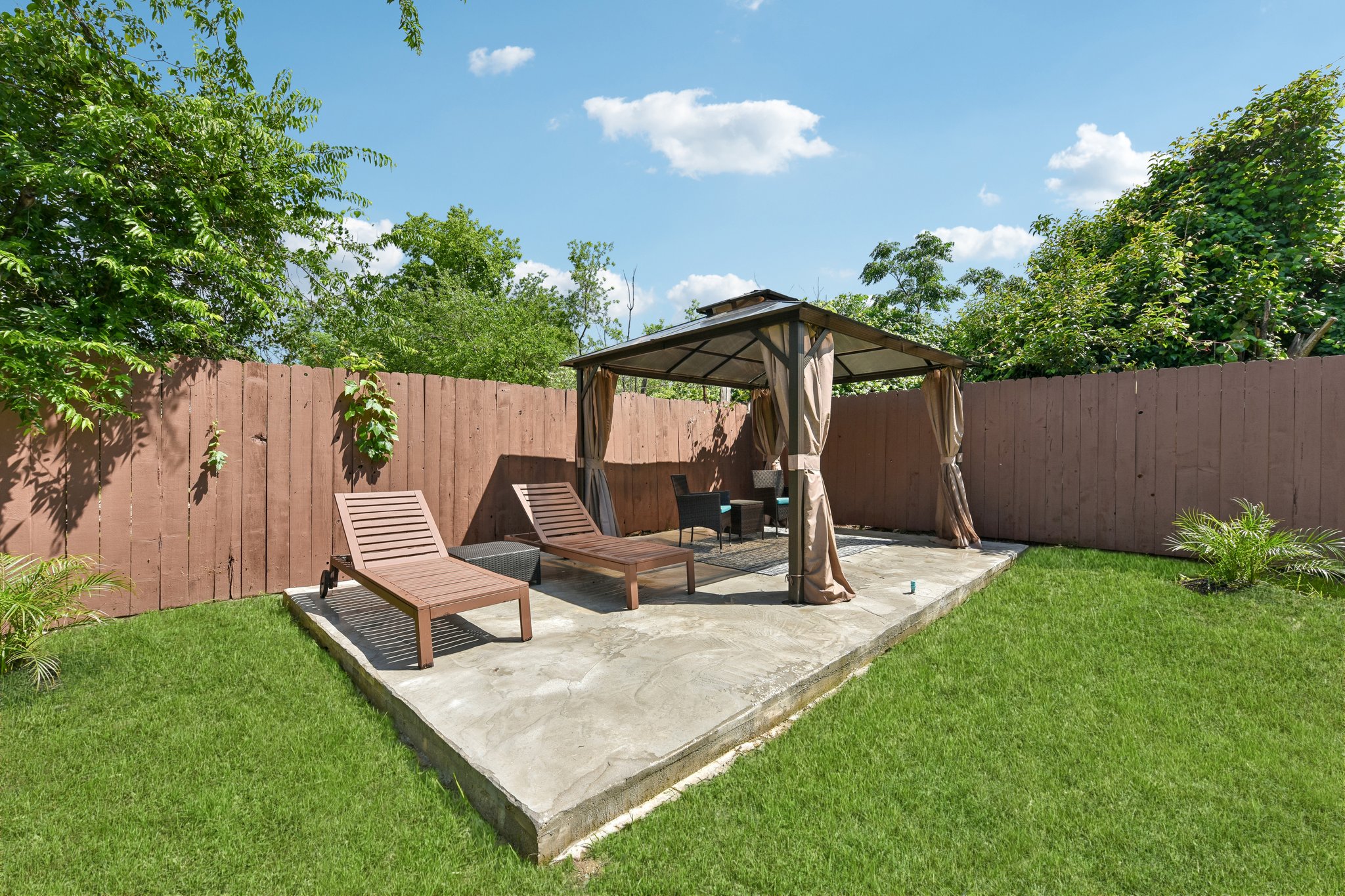 Springdale Rd-S1105-046.jpg
