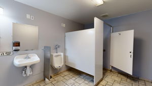  Photo 44