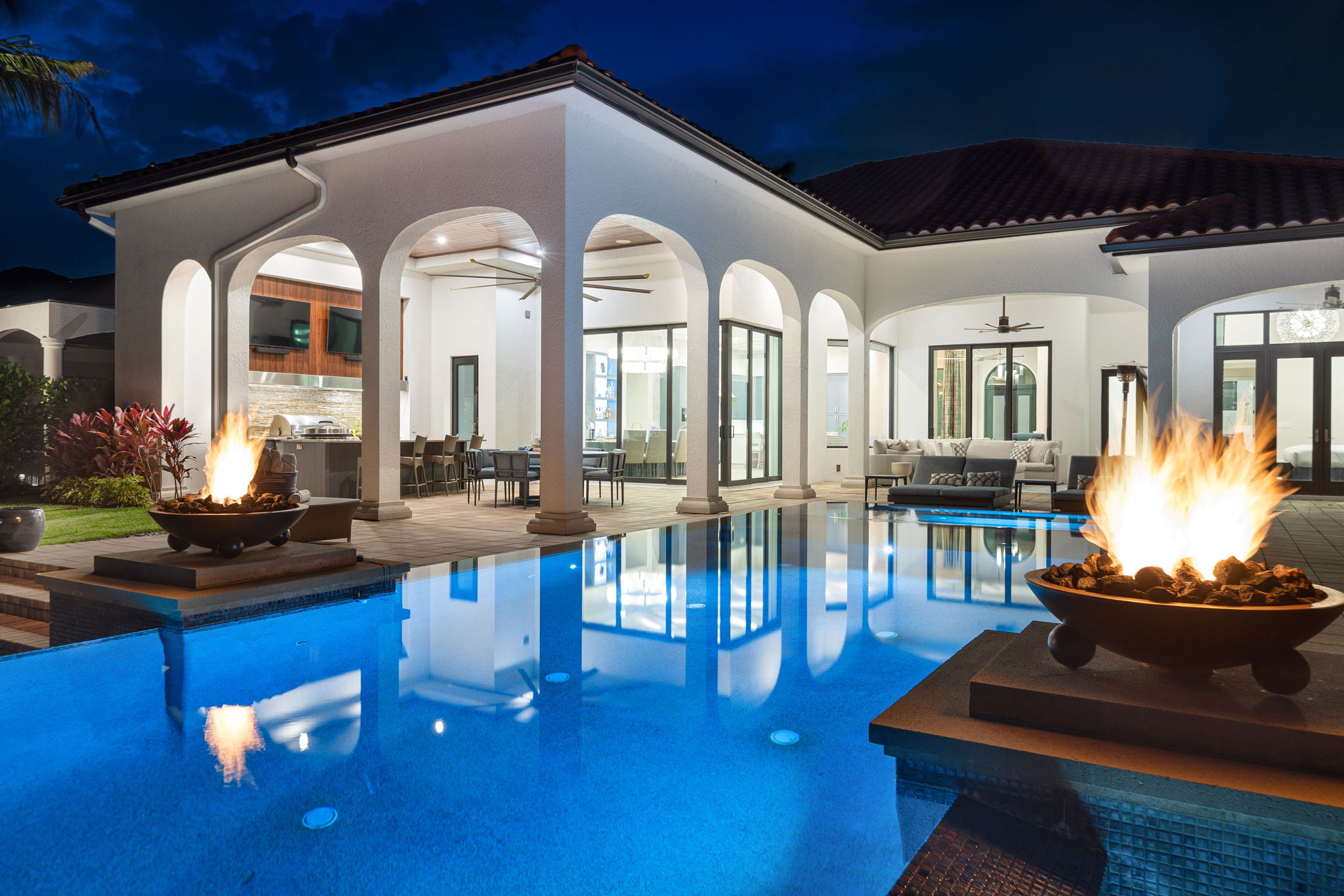Pool - Outdoor Living - NIGHT