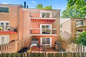 45. back exterior.jpg