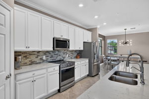 Kitchen 2 of 4