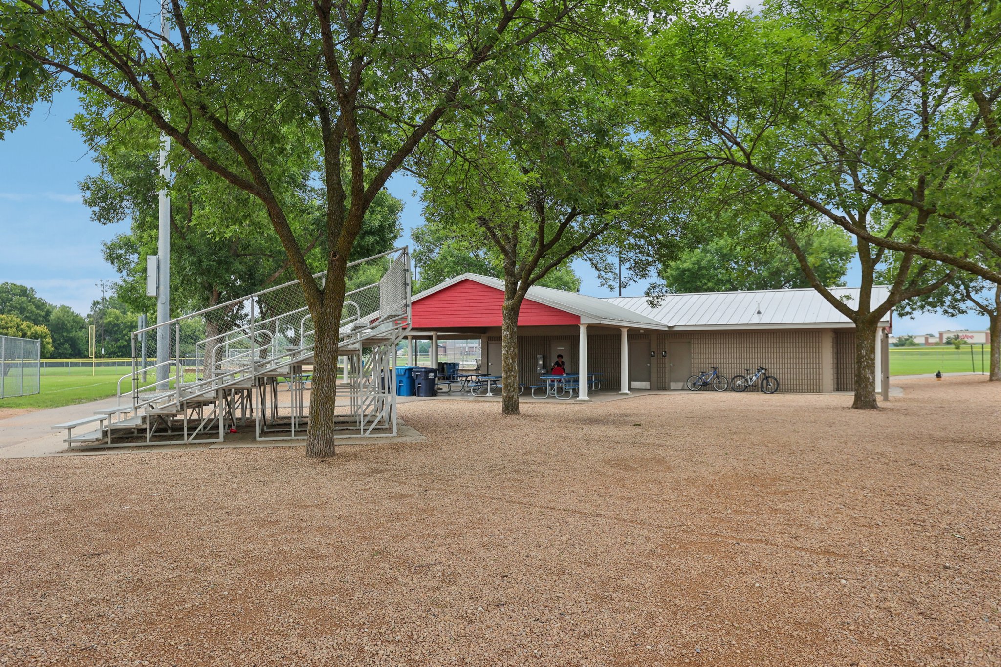 Tyler St-2207-909.jpg