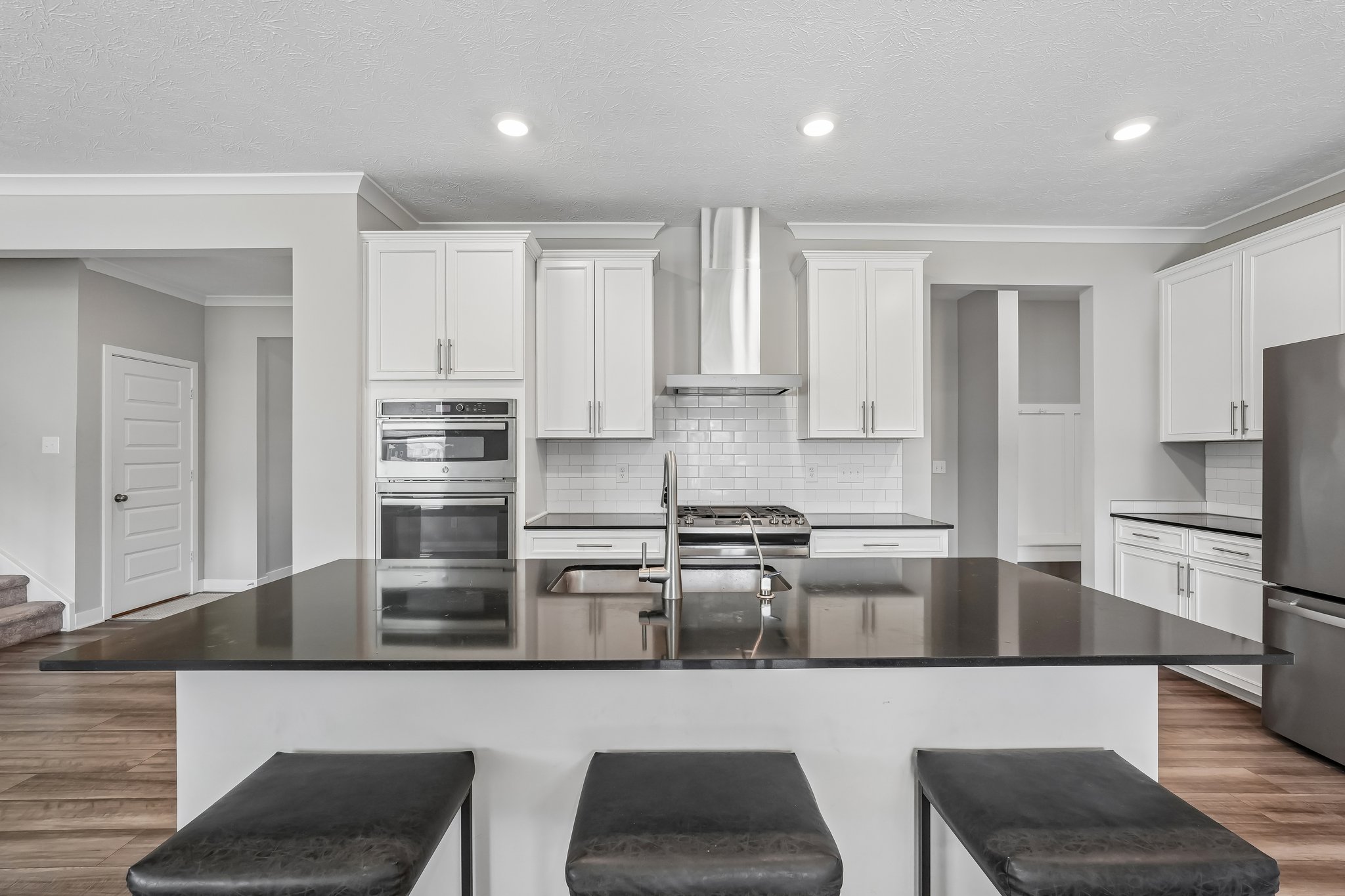 Prominence Pl-S2406-016.jpg