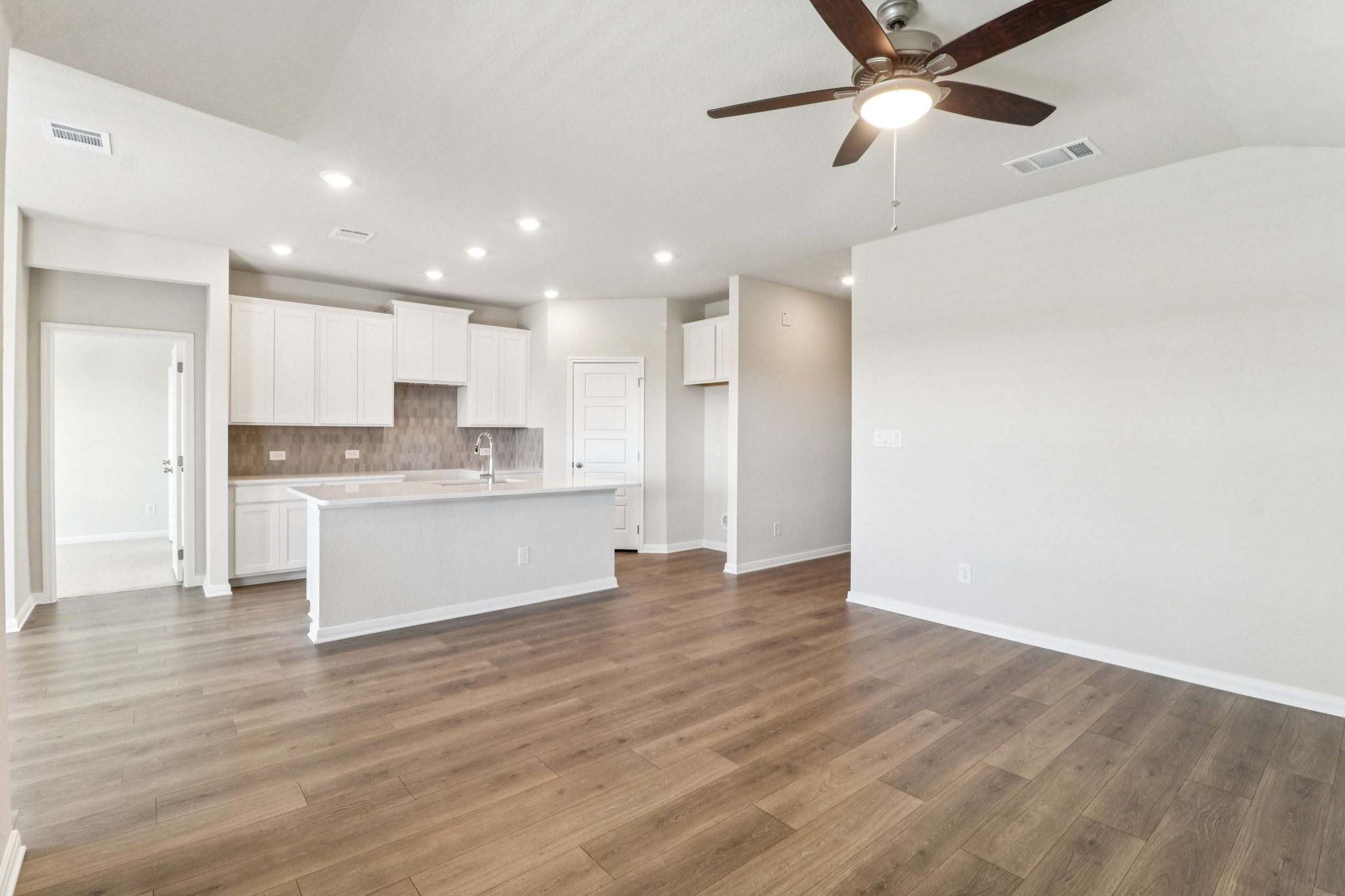 San Antonio East - Legendary Trails - 119 Barton Point Schertz TX 78108 - 007