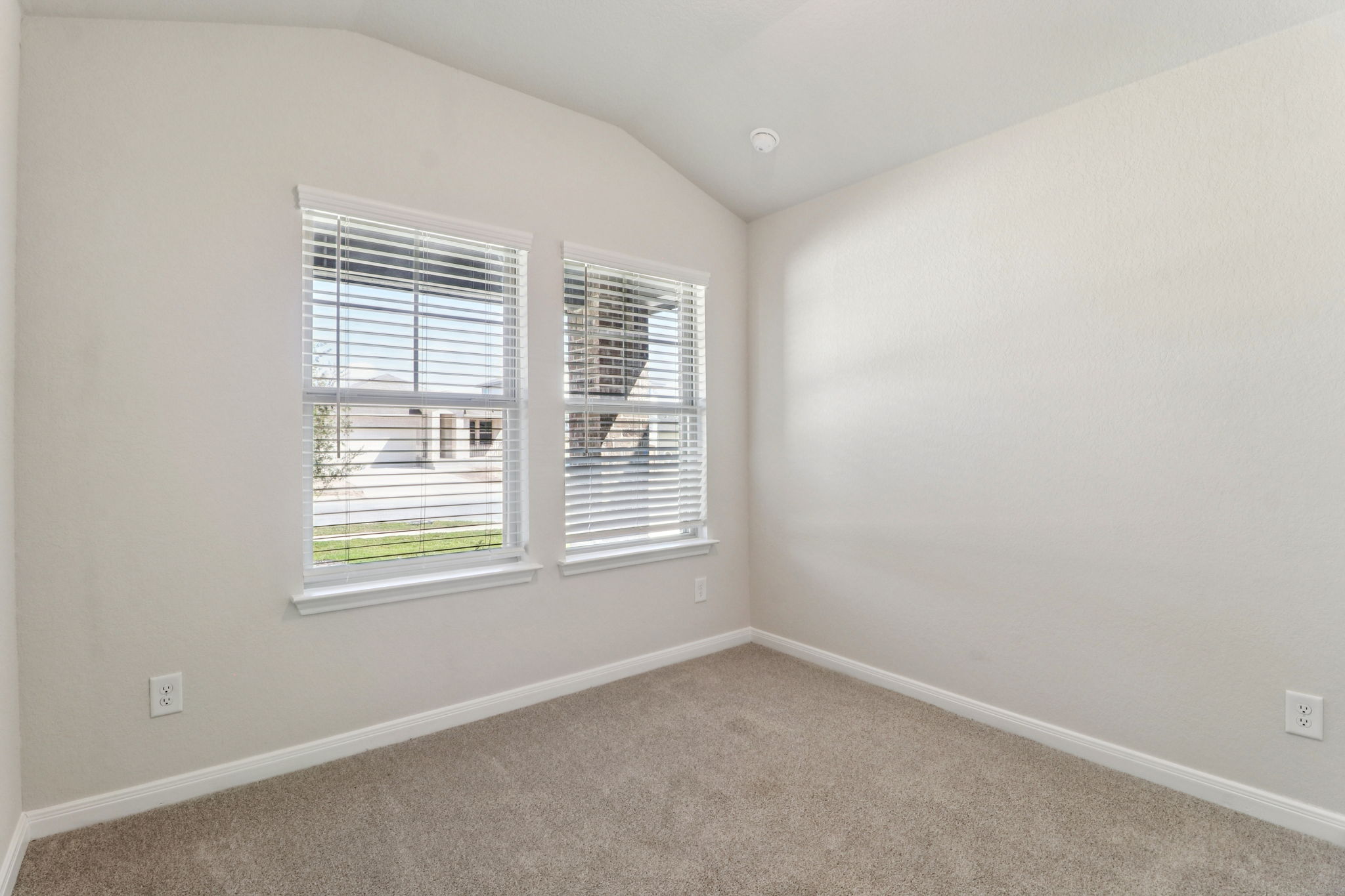 San Antonio East - Legendary Trails - 119 Barton Point Schertz TX 78108 - 012