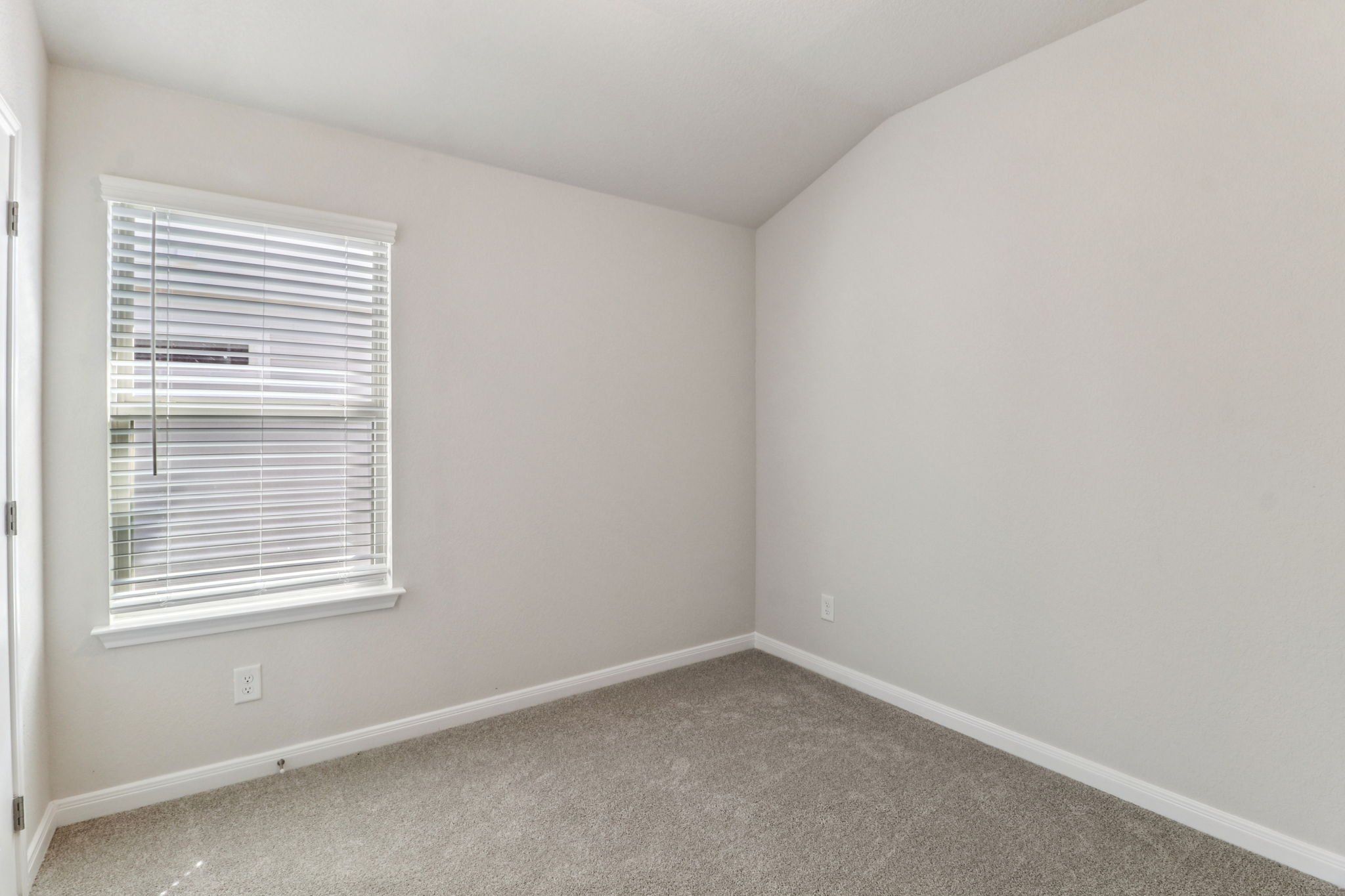 San Antonio East - Legendary Trails - 119 Barton Point Schertz TX 78108 - 015