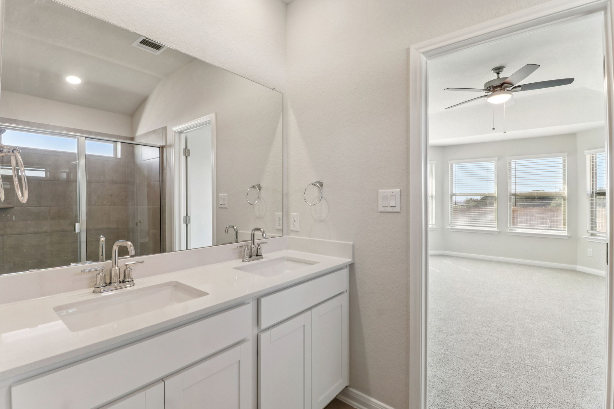 San Antonio East - Legendary Trails - 119 Barton Point Schertz TX 78108 - 022