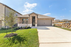 San Antonio East - Legendary Trails - 119 Barton Point Schertz TX 78108 - 001