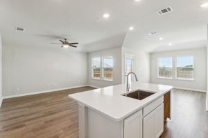 San Antonio East - Legendary Trails - 119 Barton Point Schertz TX 78108 - 011