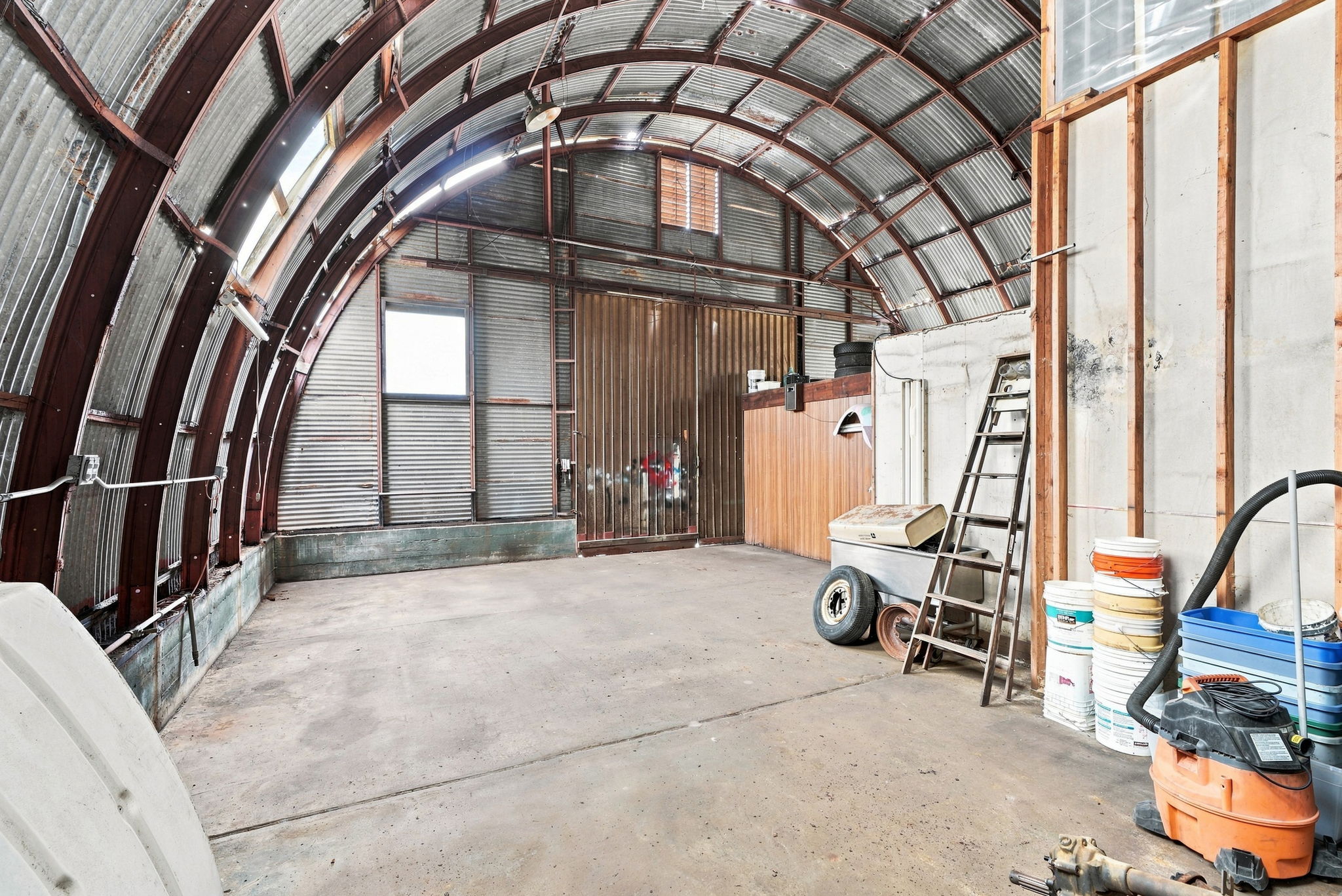 019_F8_119 Dewey Ave