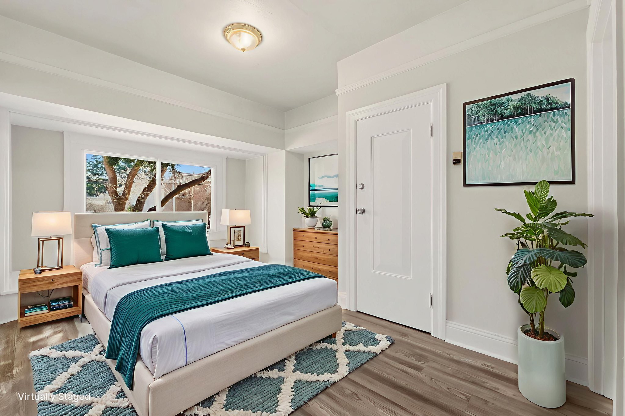 DSC05121 virtually staged.jpeg