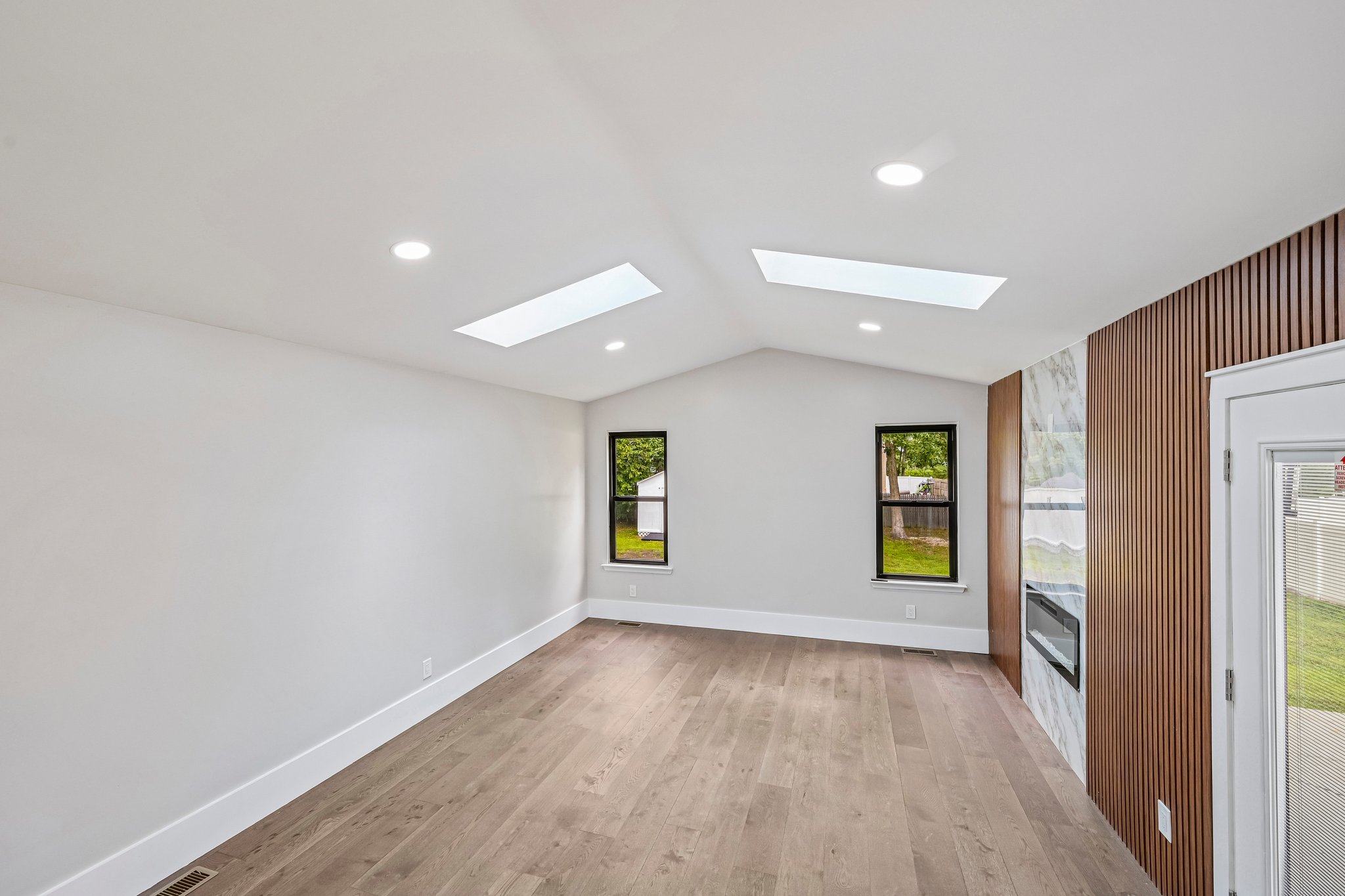 Ebbetts Dr-S1408-016.jpg