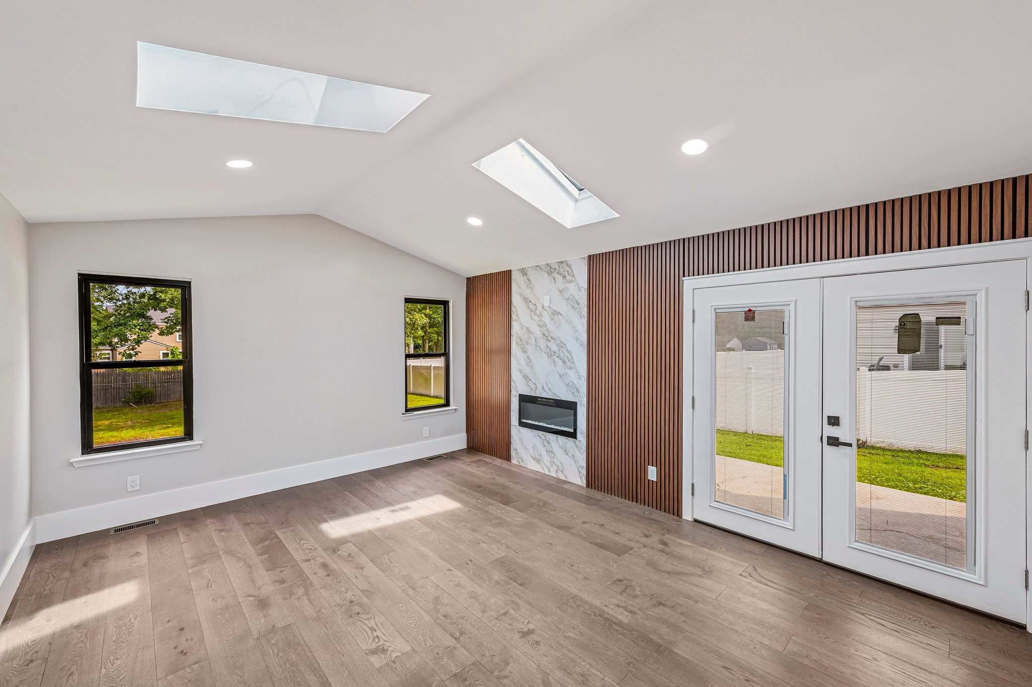 Ebbetts Dr-S1408-017.jpg