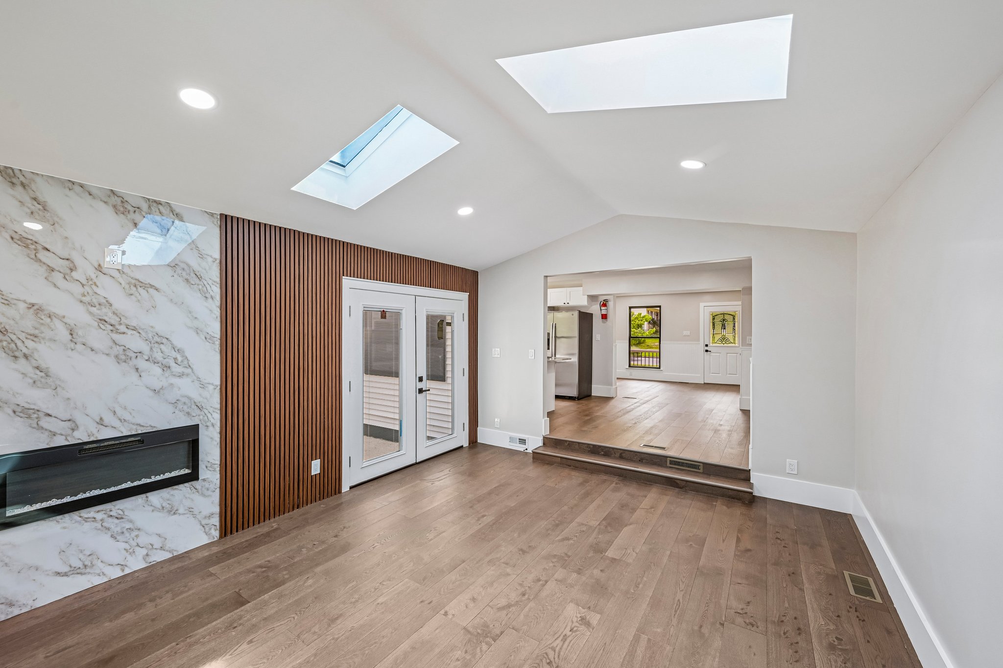 Ebbetts Dr-S1408-018.jpg