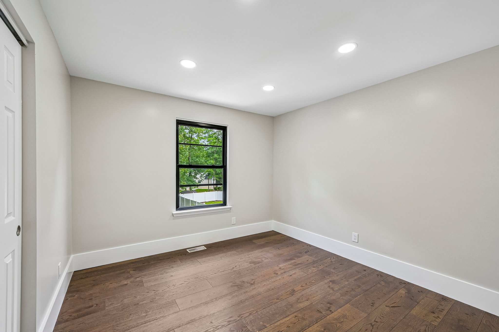 Ebbetts Dr-S1408-031.jpg