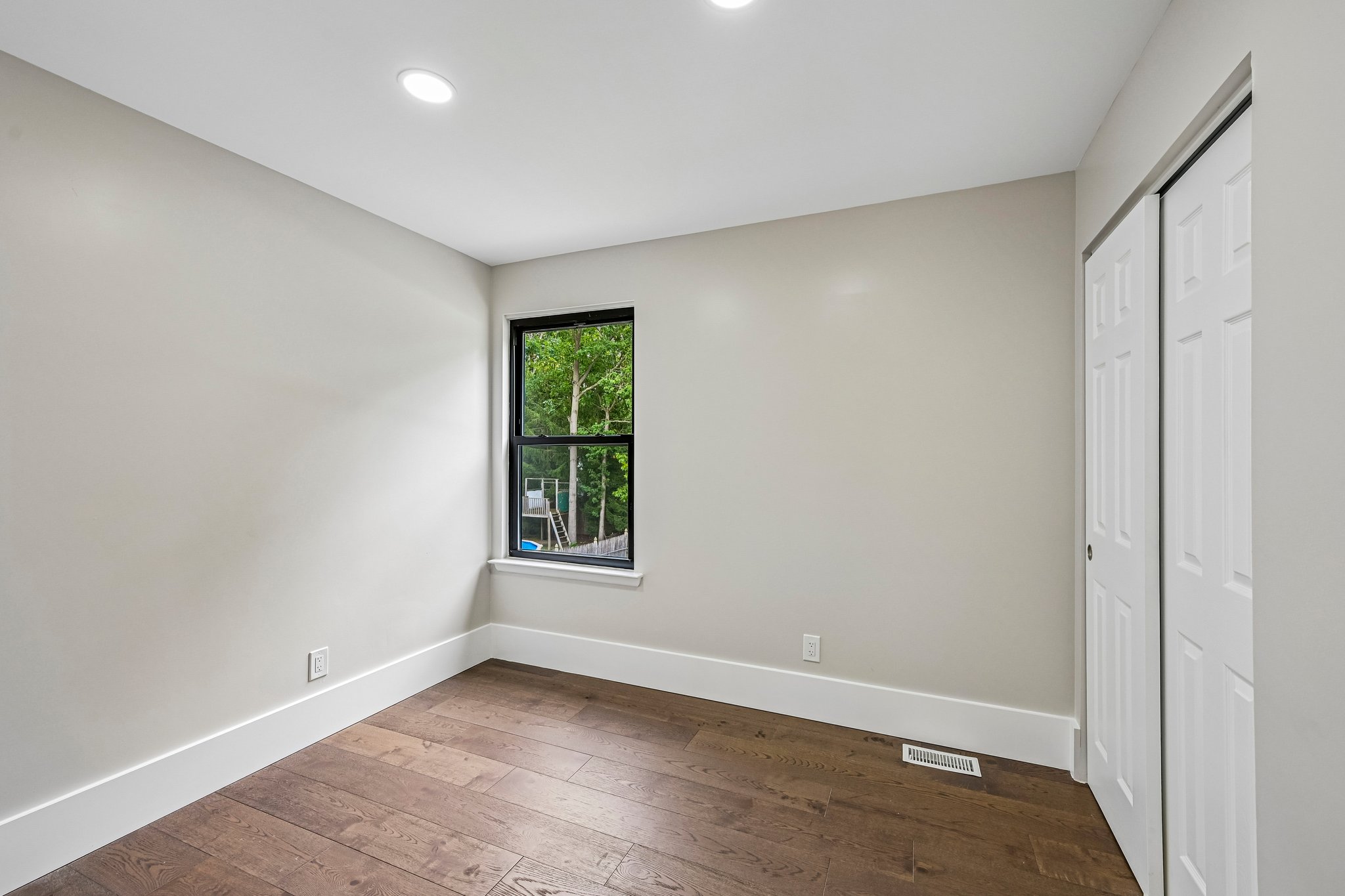Ebbetts Dr-S1408-035.jpg