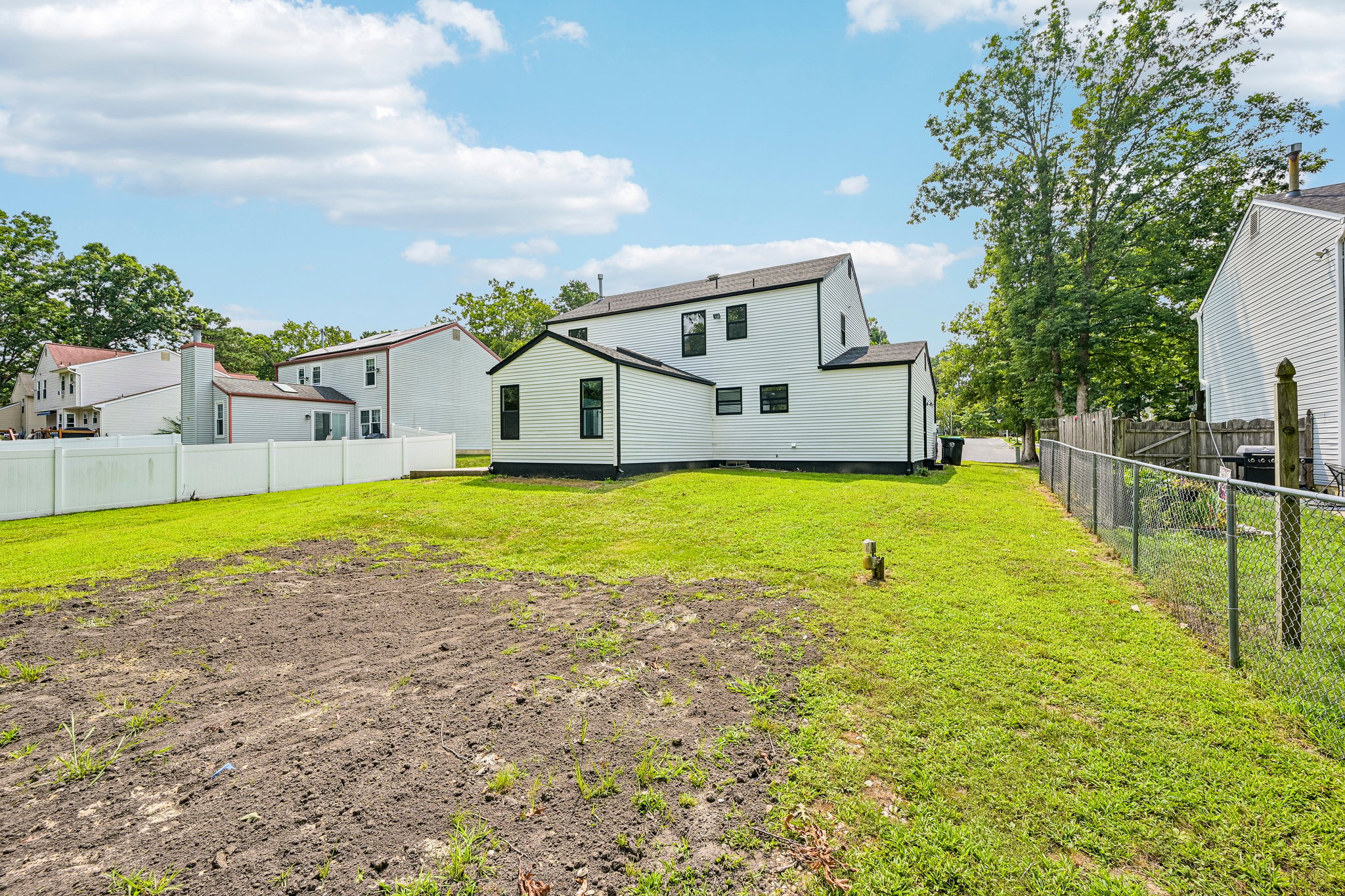 Ebbetts Dr-S1408-063.jpg