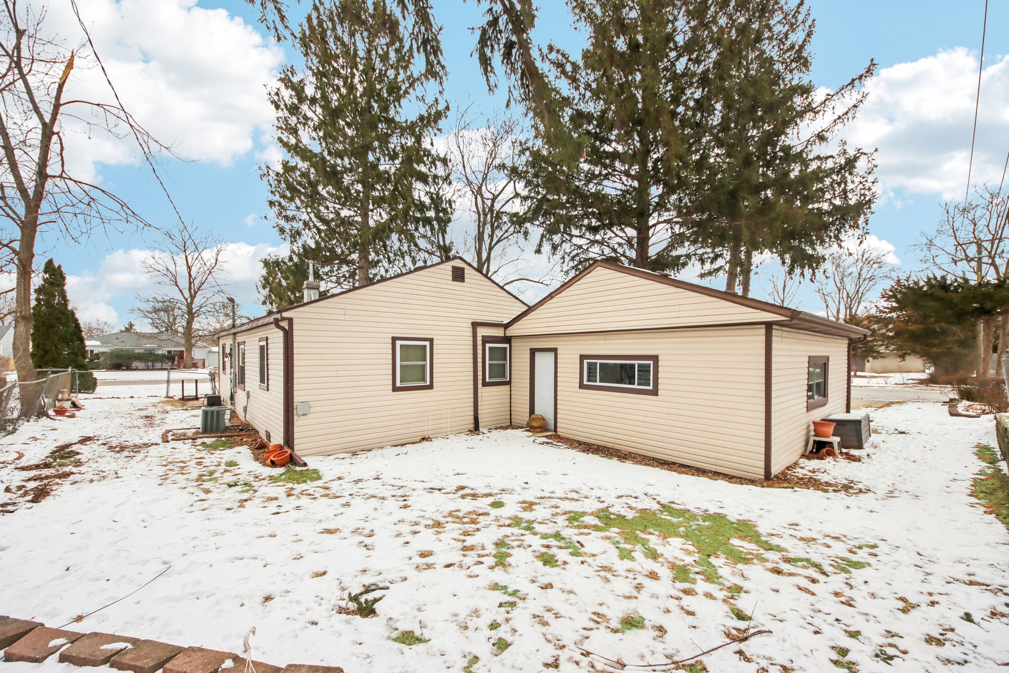 Fairway Rd-S0602-025.jpg