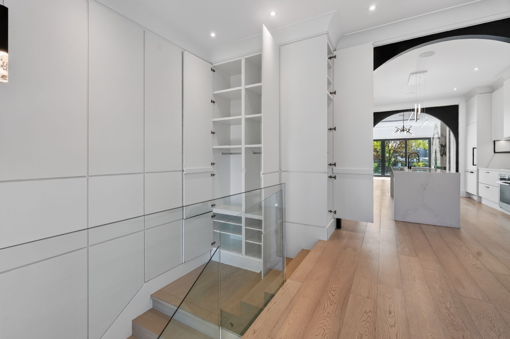 119 Glengrove Ave W Toronto, ON M4R 1P1