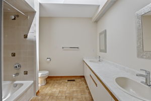  Photo 31
