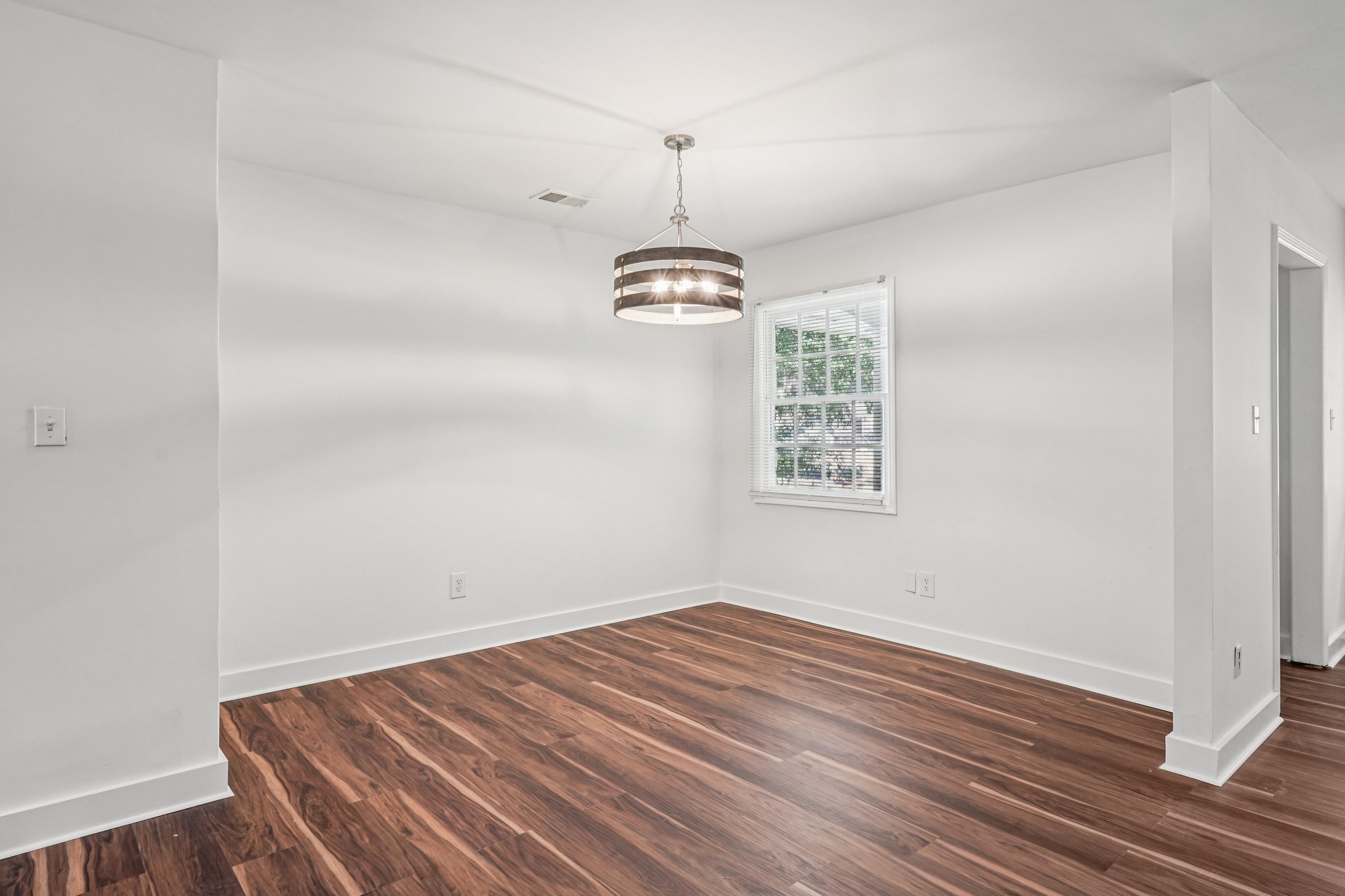 Kelso Dr SW-L0305-011.jpg