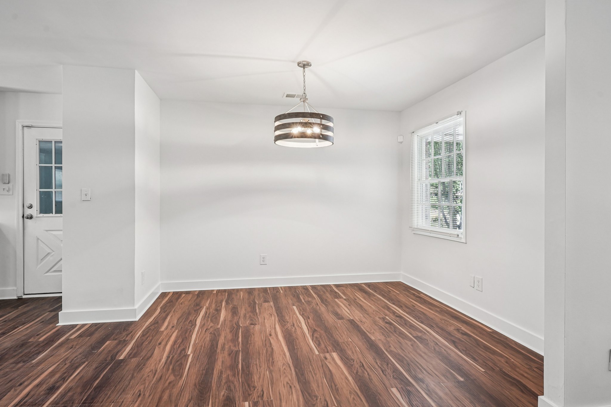 Kelso Dr SW-L0305-012.jpg