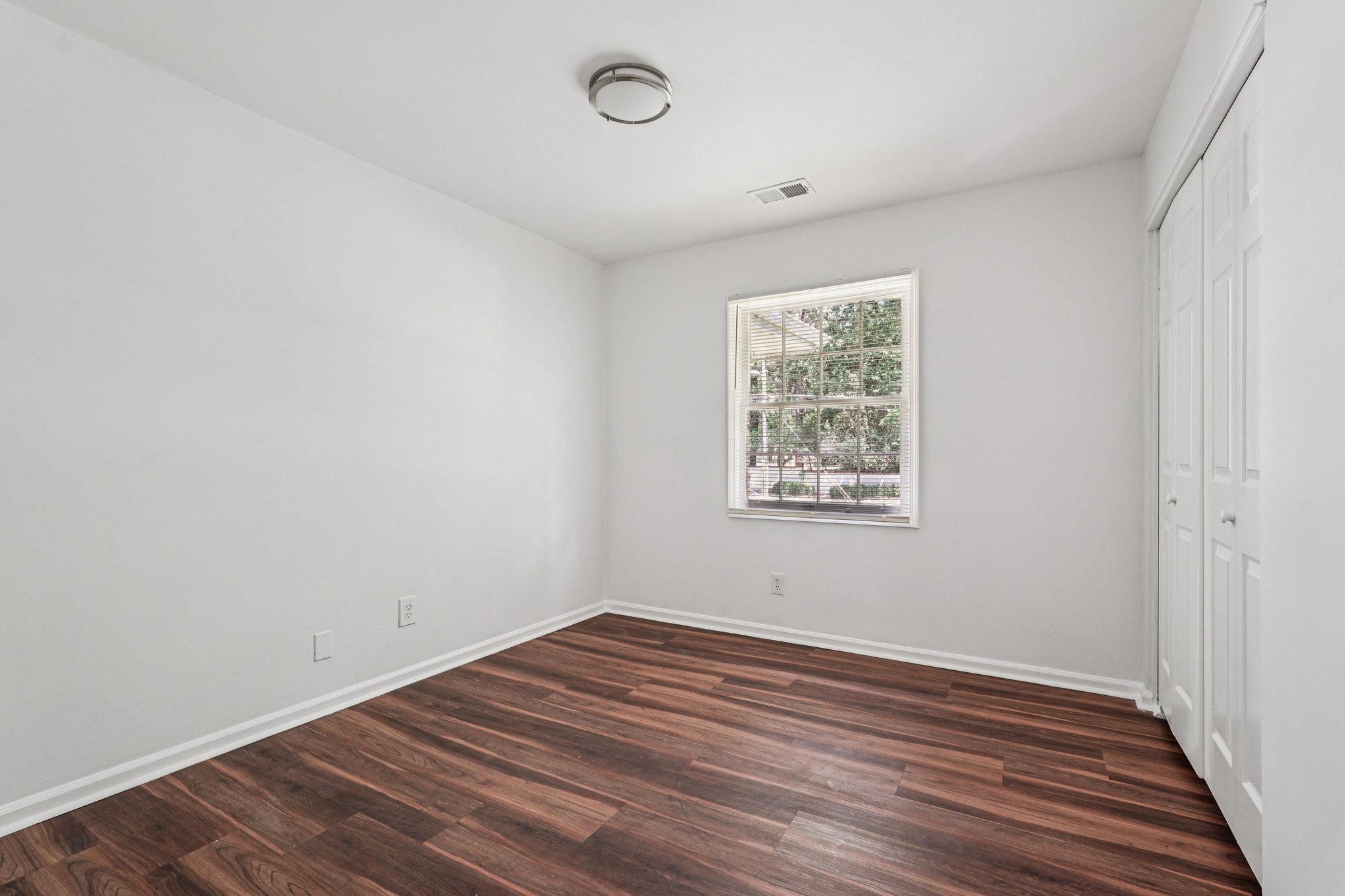 Kelso Dr SW-L0305-023.jpg