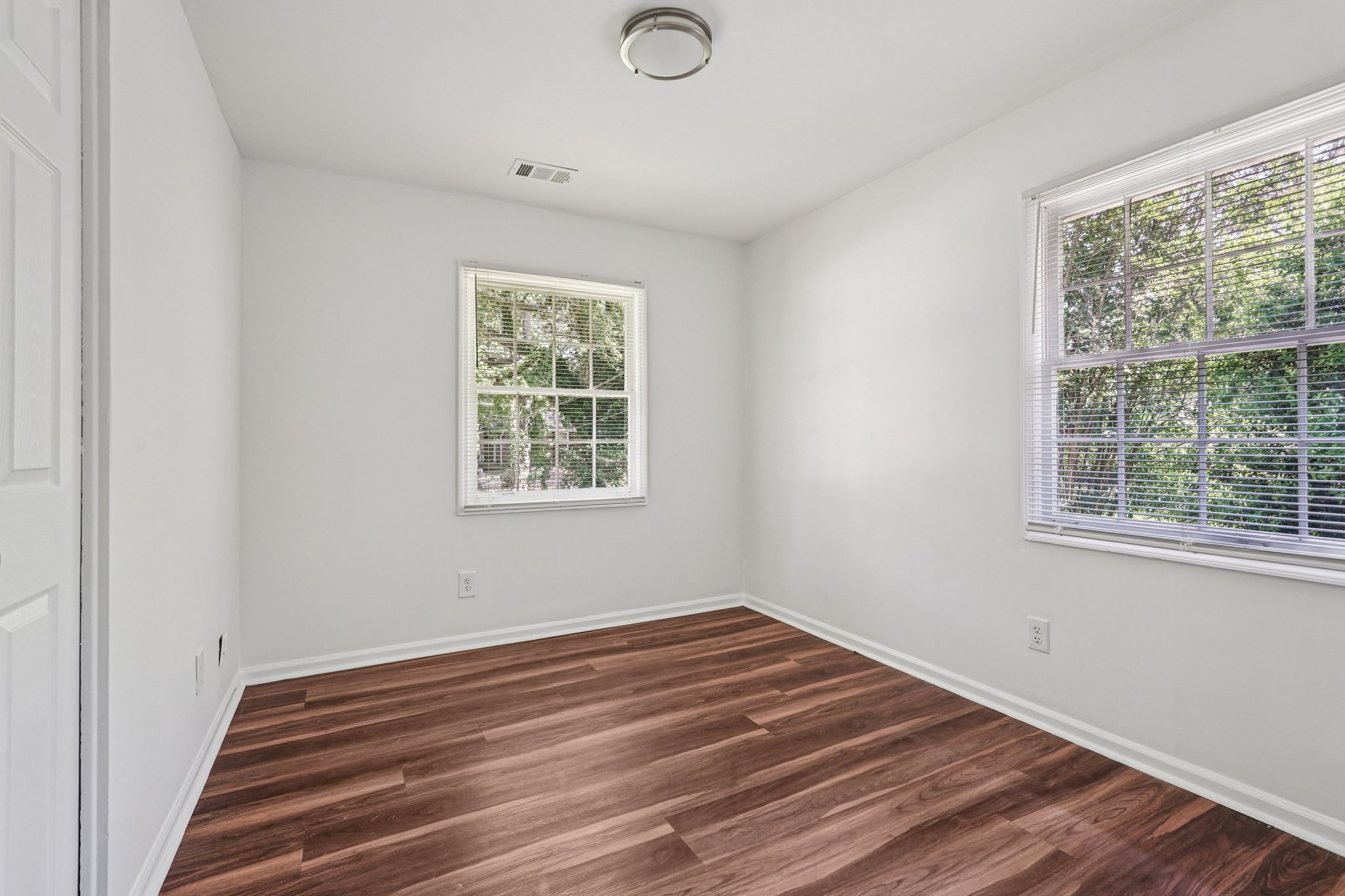 Kelso Dr SW-L0305-025.jpg