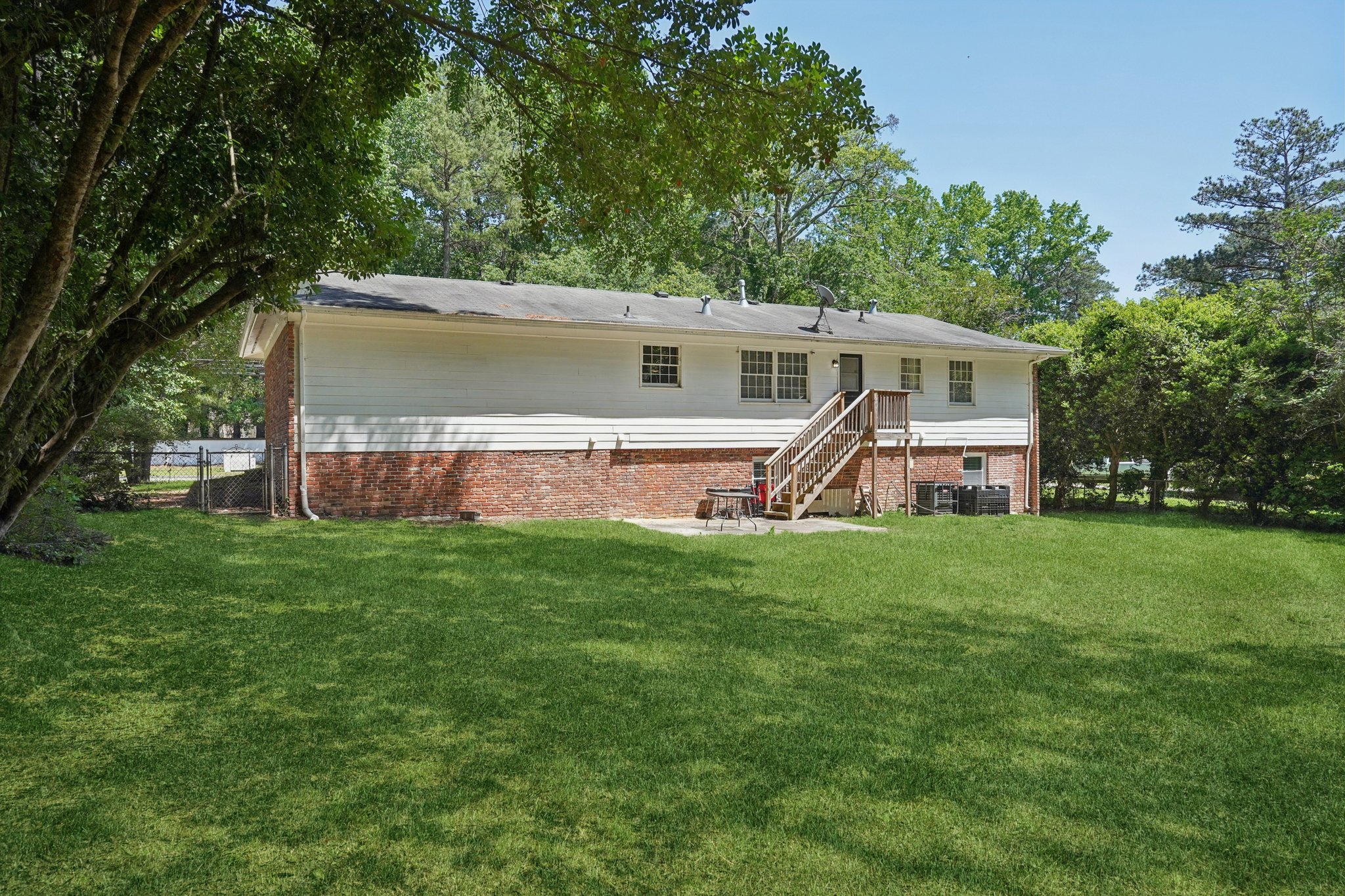 Kelso Dr SW-L0305-053.jpg