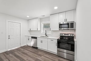 Kelso Dr SW-L0305-041.jpg
