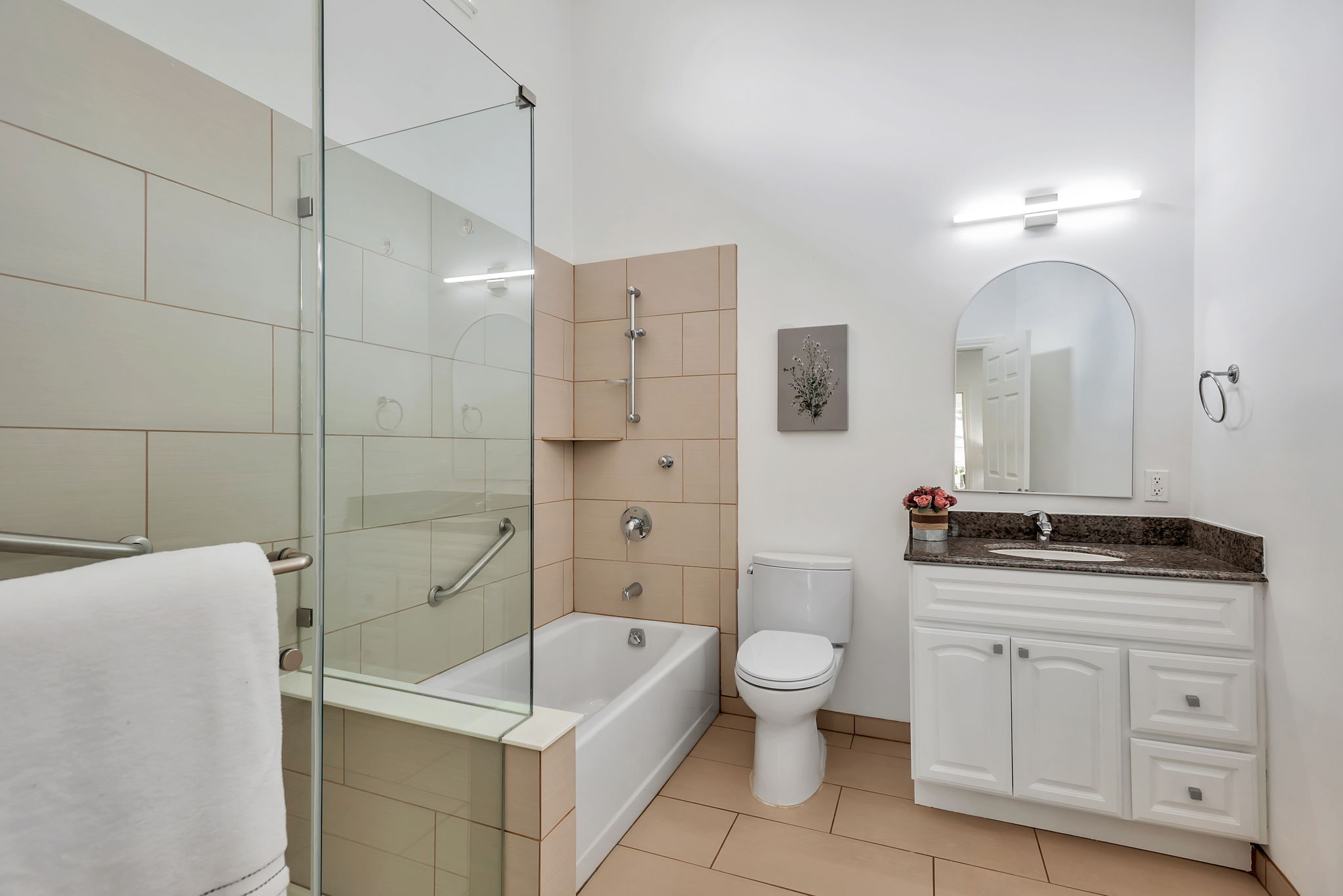 Full Bath in Ensuite #2