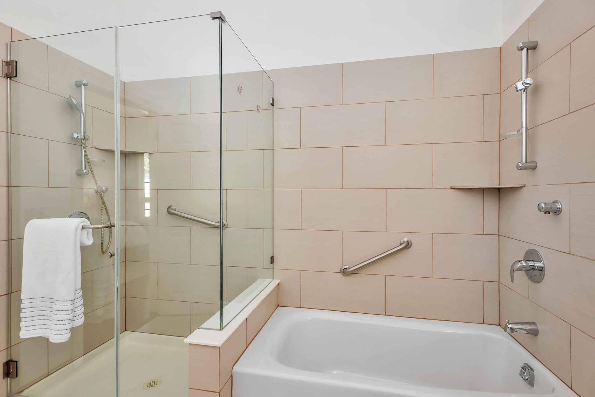 035_119 N Claremont St