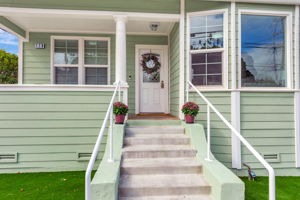 004_119 N Claremont St