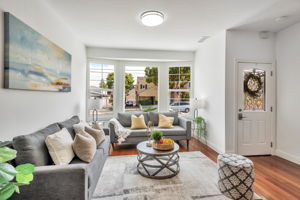 009_119 N Claremont St