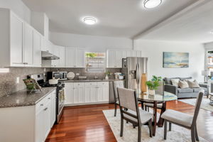 013_119 N Claremont St