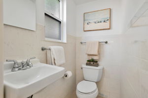 036_119 N Claremont St
