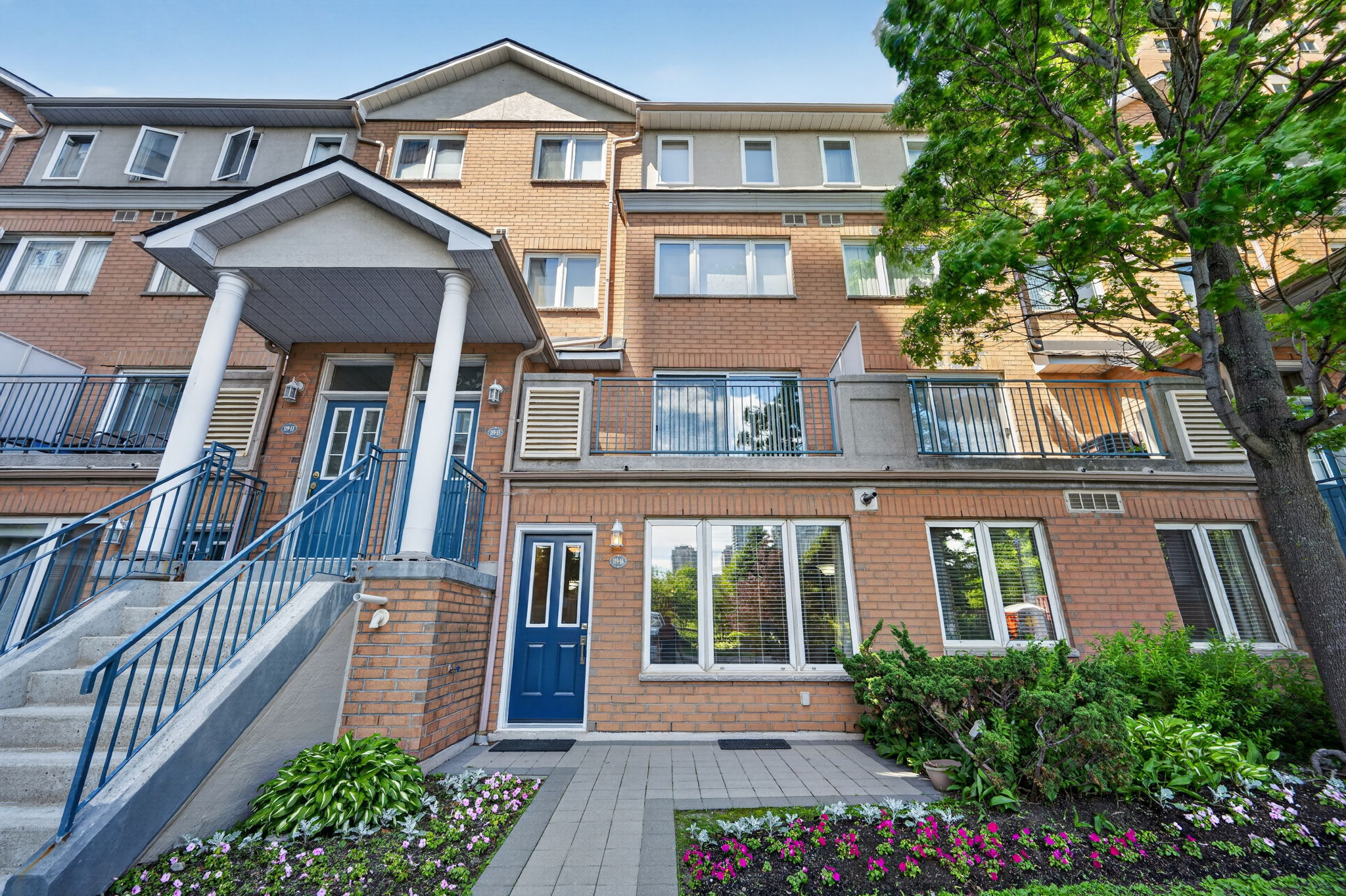 119 Omni Dr 16 Toronto, ON M1P 5A6