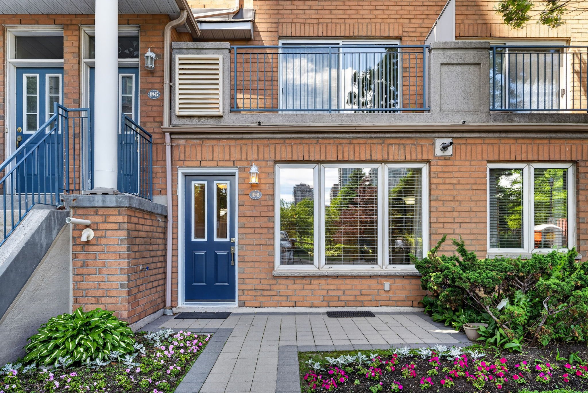 119 Omni Dr 16 Toronto, ON M1P 5A6
