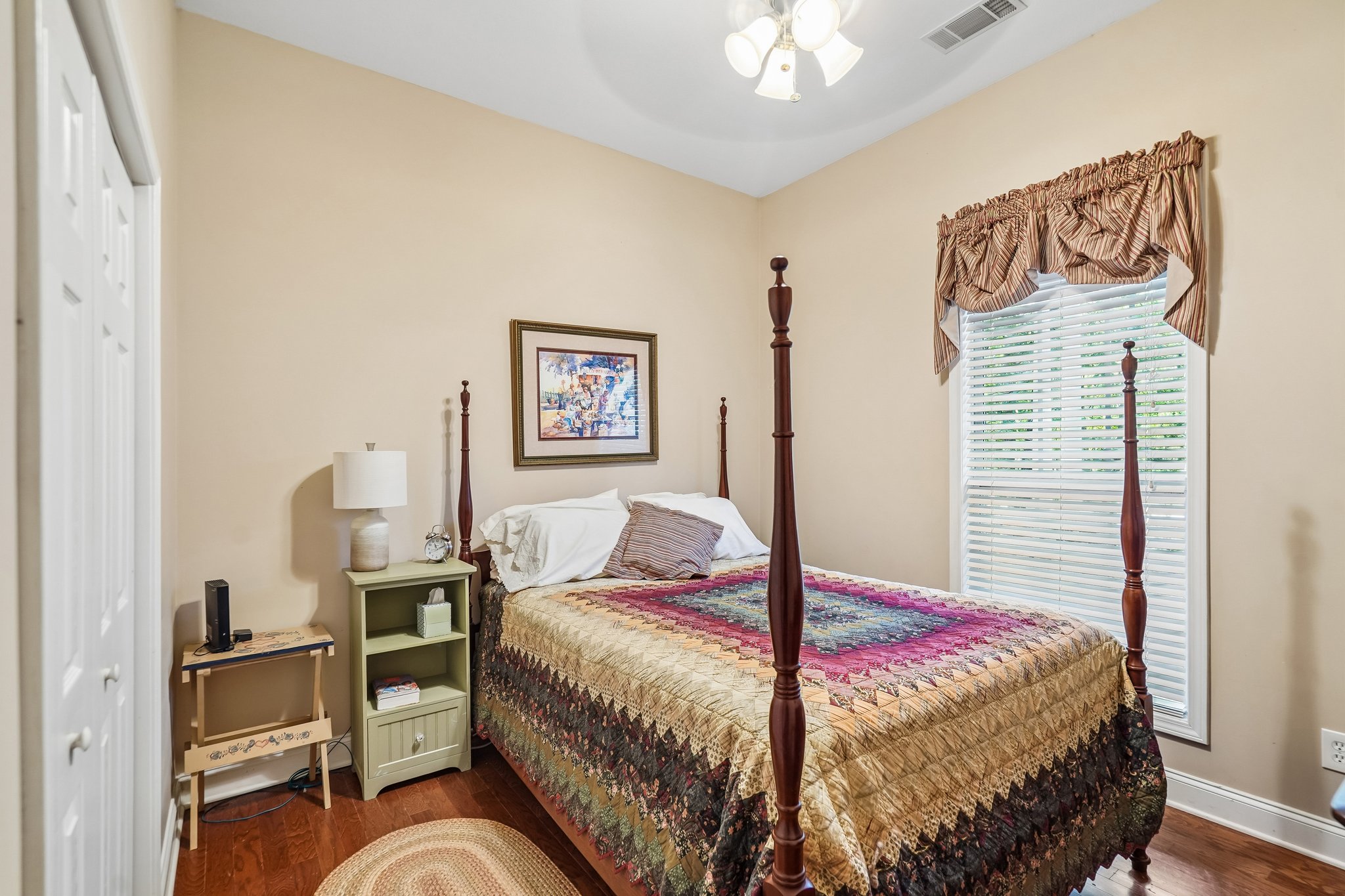 119 Pebble Creek Ln-S0408-033.jpg