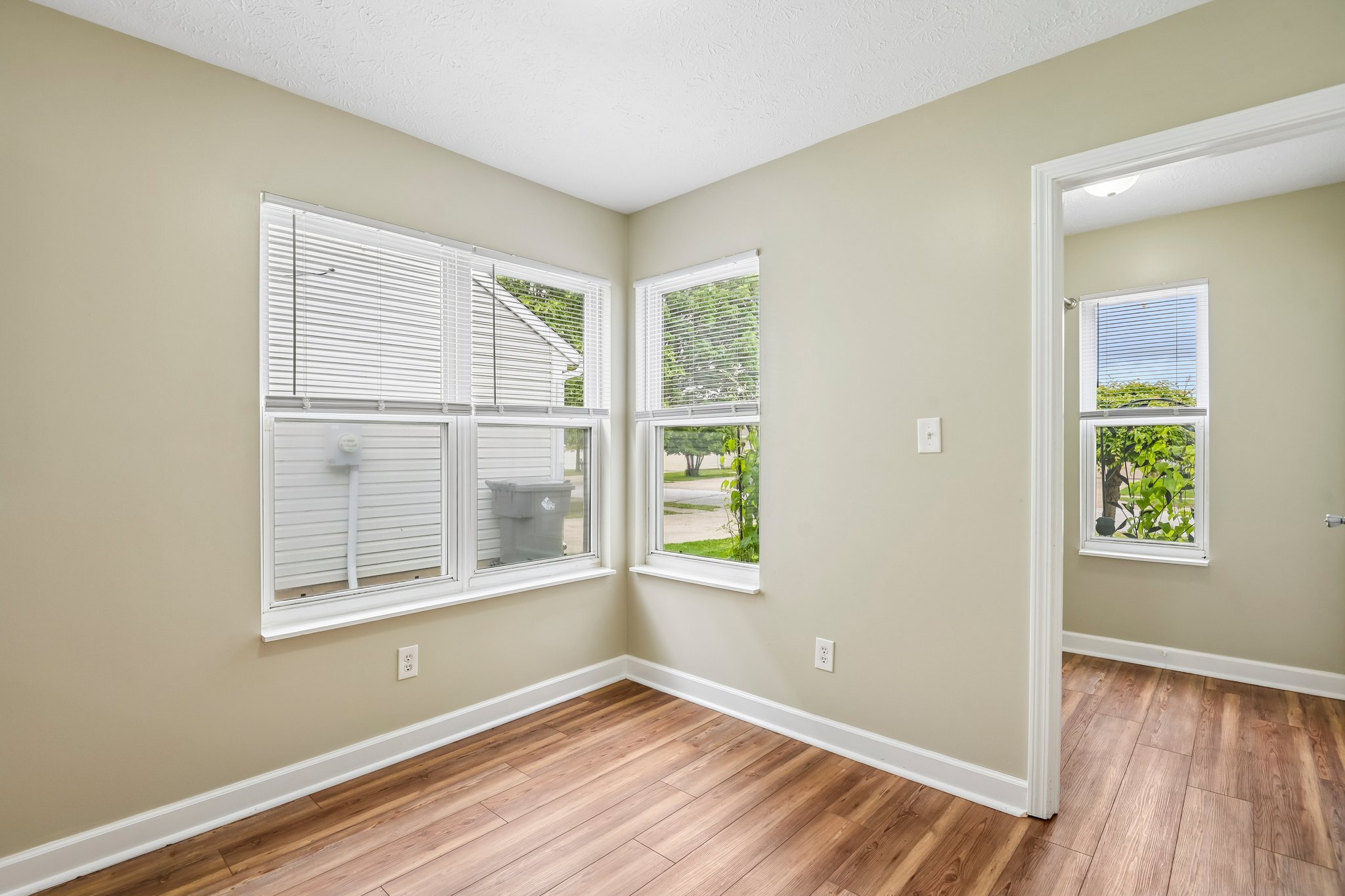 Village Green Dr-S3004-014.jpg